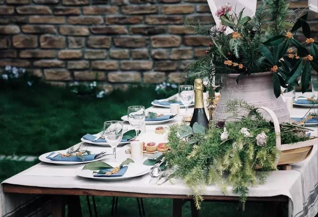 菜吧:她不上班也不靠脸吃饭,住2层小楼,过上了别人做梦都要的日子