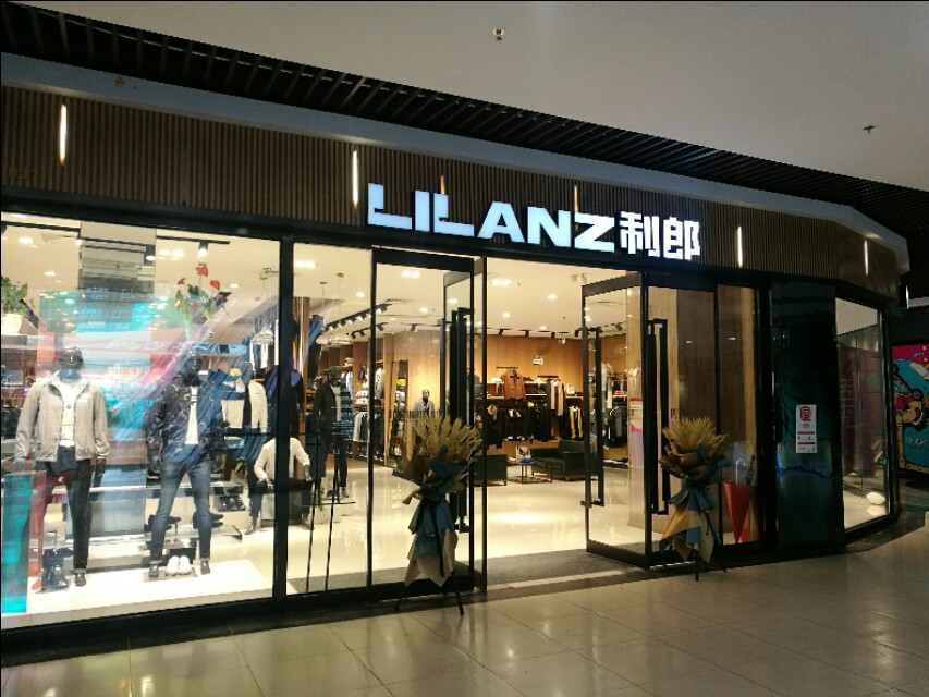 冷清清的商场现状,冷清依旧的商场