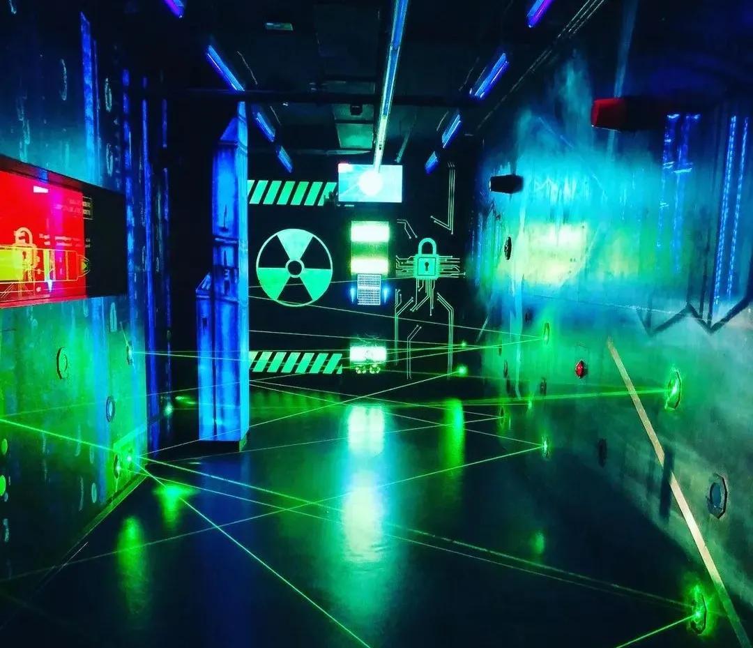 贫穷且性感,解锁“亚文化之都”的小众体验