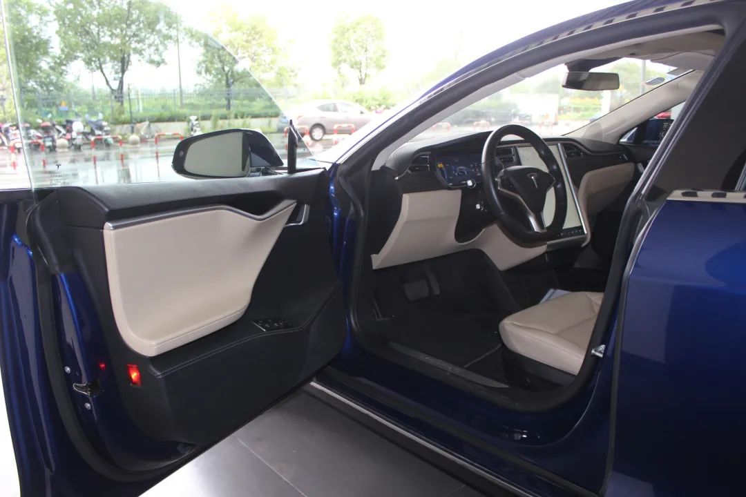 女车主说车,女车主说为什么买特斯拉