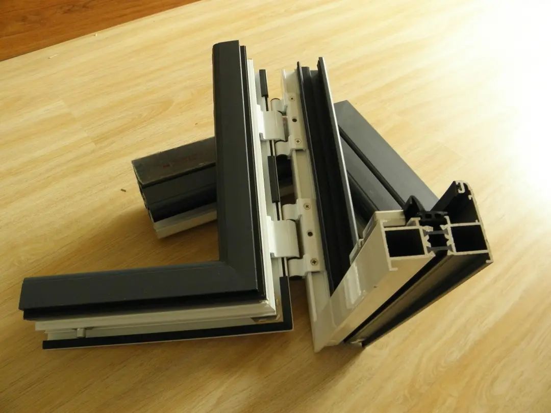 门窗商家“屌炸天”，装新家怎么样才能买到放心的门窗？