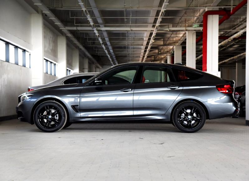 宝马3系gt2016款328i2.0t,国产后排座椅放倒全平的两厢小车