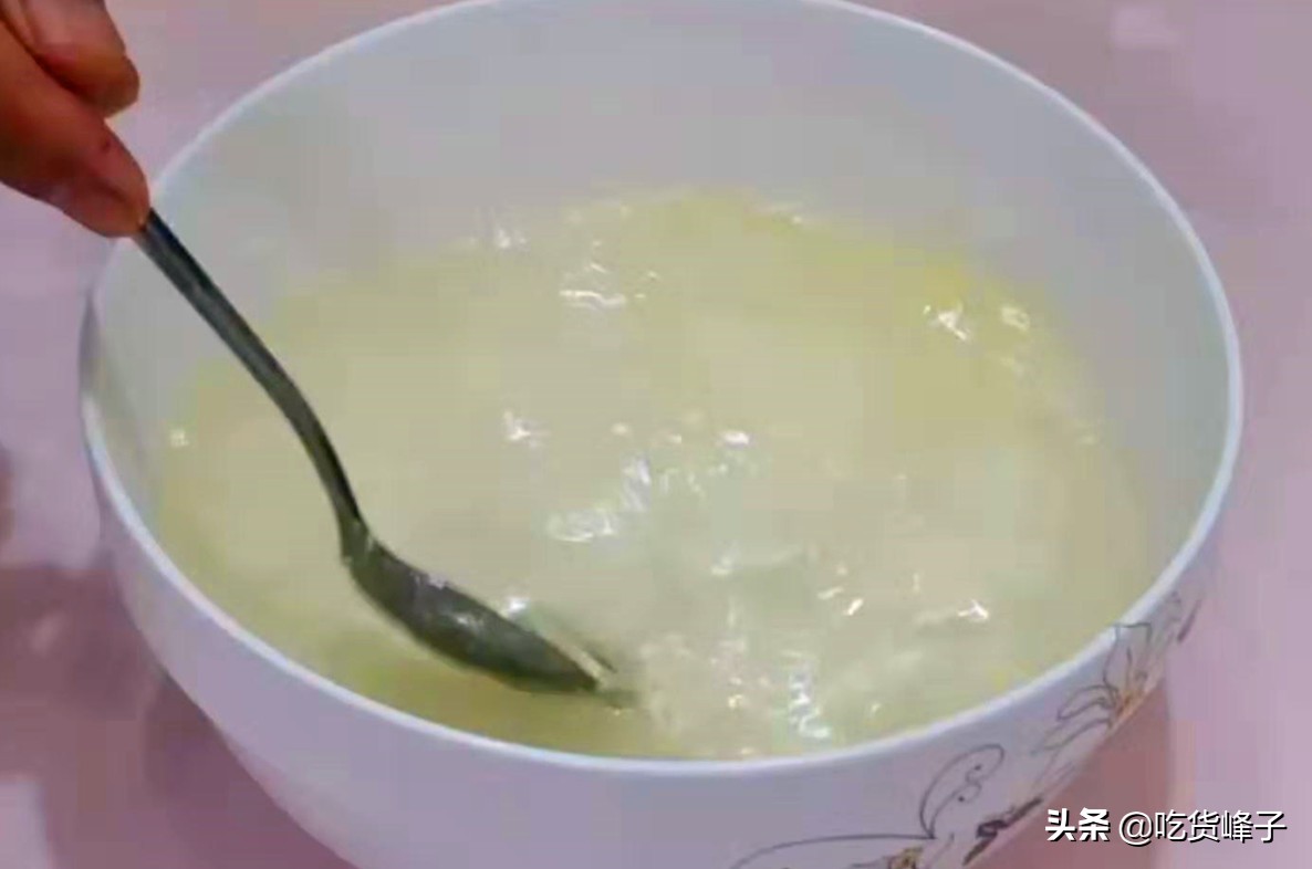 原来板栗壳难剥是用错水，学会这个方法，去皮干净不伤手