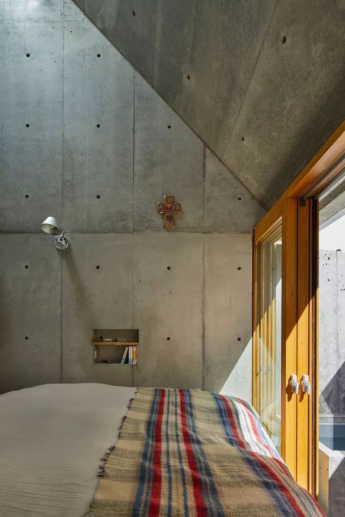 买不起大房子，日本教授为妻子造18m²“豪宅”当生日礼物.......