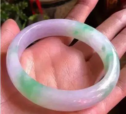 怎么买玉镯才能不会被坑,你的翡翠手镯买亏了吗