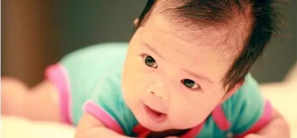 宝宝身体软是缺钙吗,宝宝身体软是缺少什么