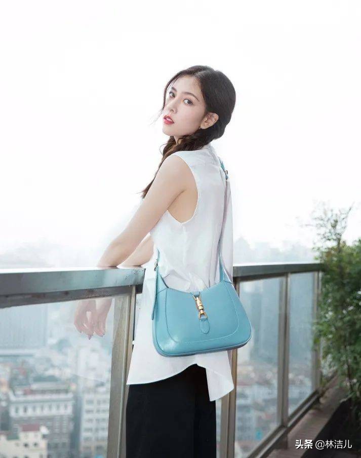 倪妮和lisa,倪妮同款圣罗兰双肩包