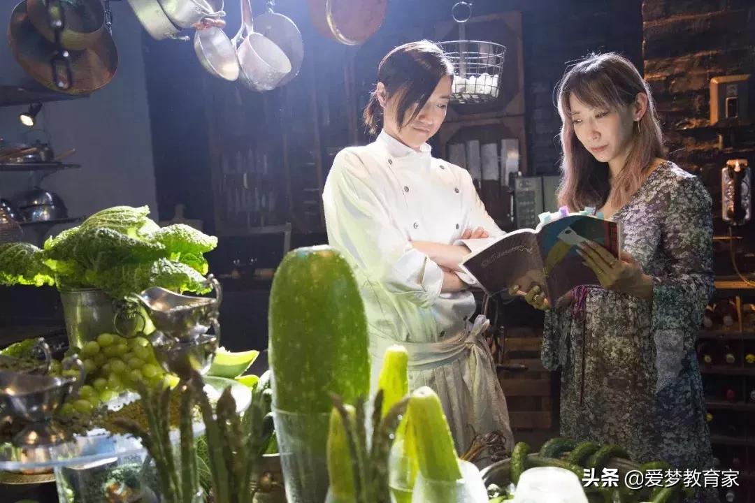 亚洲最狂野女导演，一年出3部新片，半个演艺圈为她站台