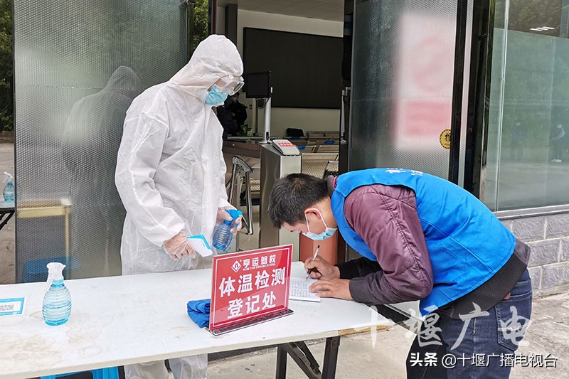 一人一车的驾校,驾校一人一车