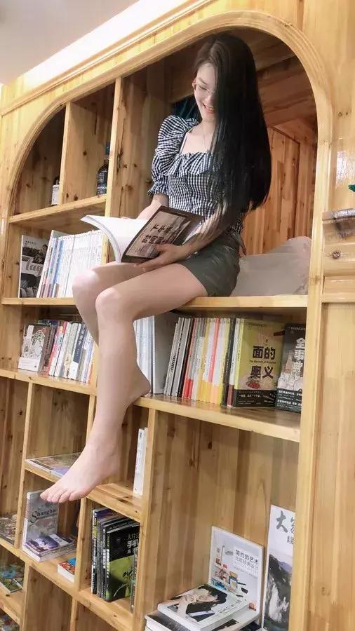 源和1916里的这家网红店，是花店也是甜点店还是图书馆