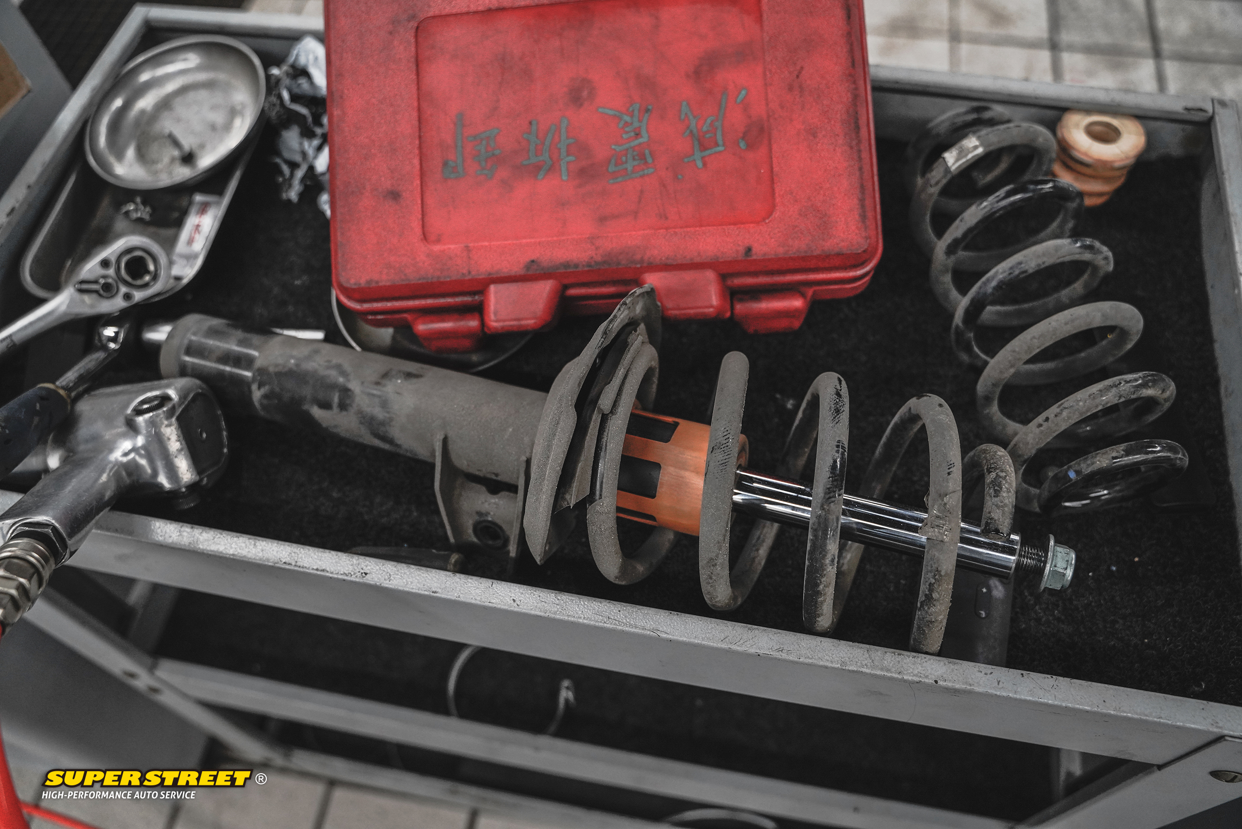 奥迪s3绞牙避震效果图,奥迪s3改装大涡轮