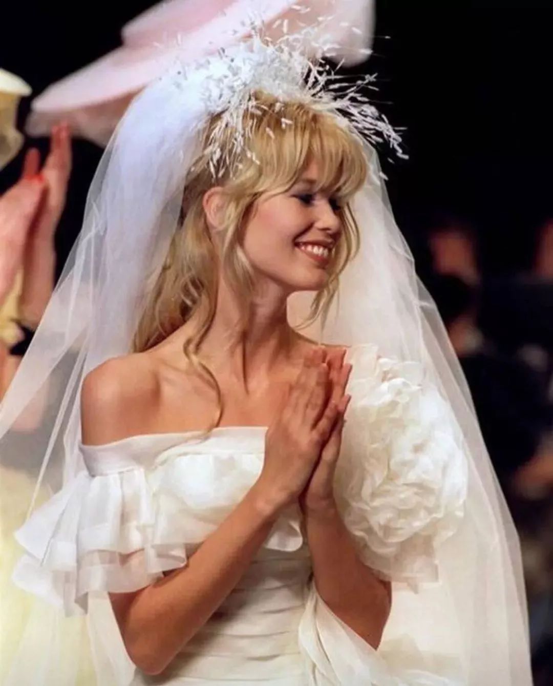 昆凌唐嫣谁漂亮,昆凌婚纱和baby婚纱