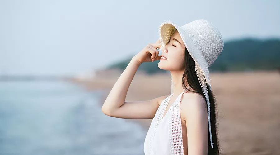 为什么女生化妆都很好看,化妆为什么老是卡粉