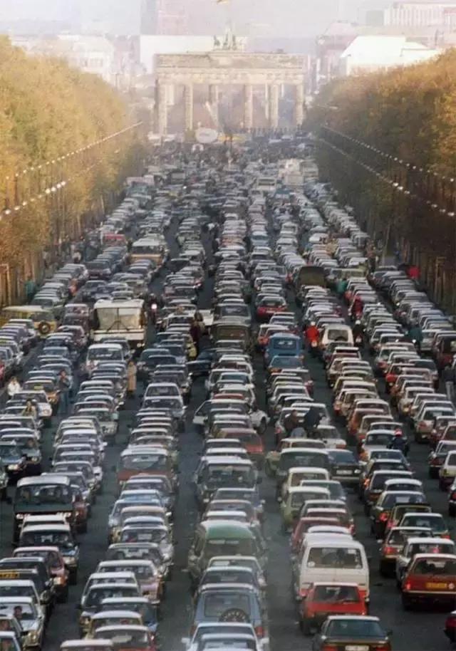 霍金站起来的照片,霍金站着