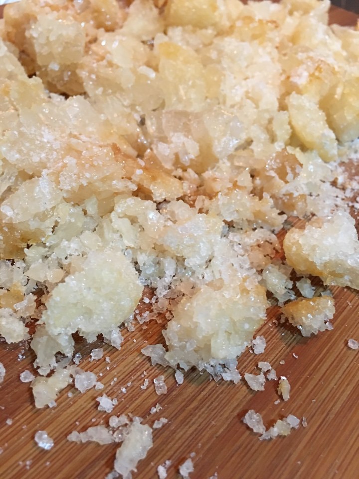 青梅酒怎么泡制的好喝又简单,四月份泡青梅酒的方法