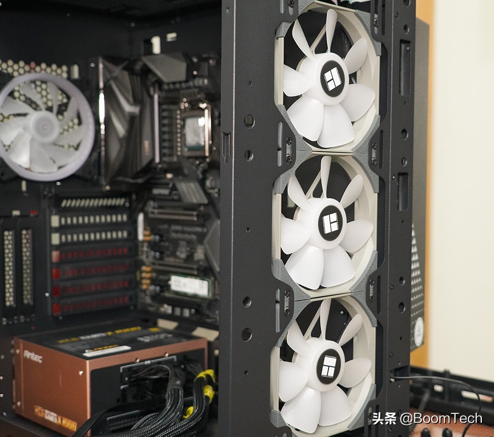 不对称设计点缀安钛克NX1000机箱体验