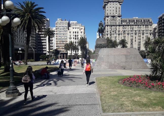 乌拉圭目前战况,乌拉圭百科简介