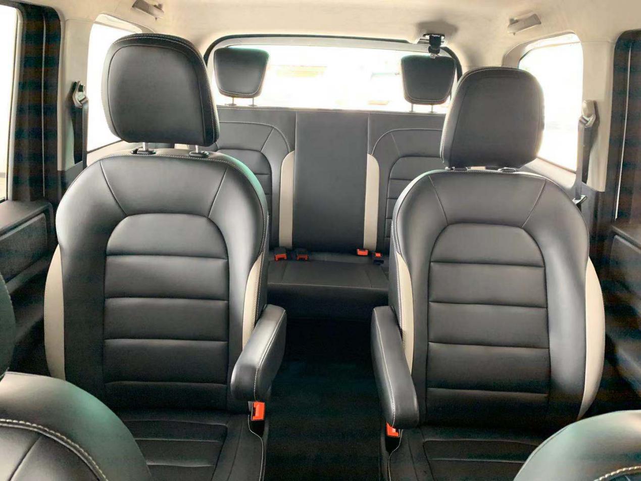 新款五菱宏光plus参数和价格8座,五菱宏光plus致富版