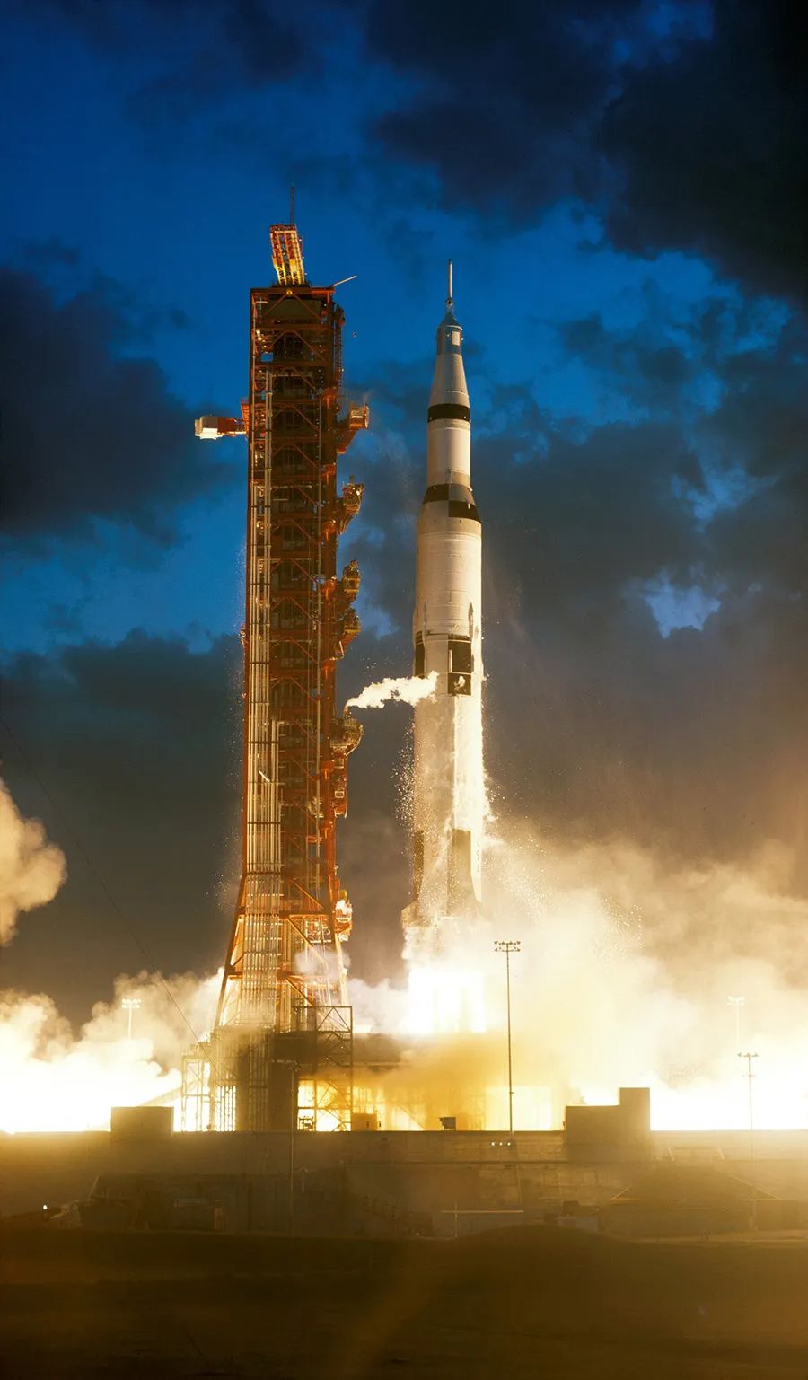 在大气层里“打水漂”，原来这才是登月后安全返回的最重要一步