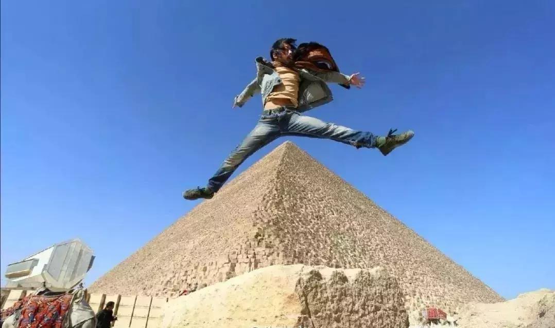 他7年骑行44个国家多次死里逃生,他7年环游中国18万公里绕赤道4圈