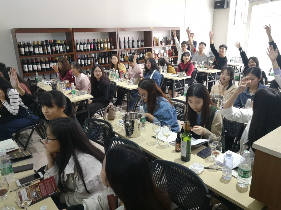 政行校企四方联动方案,政校行企深度融合