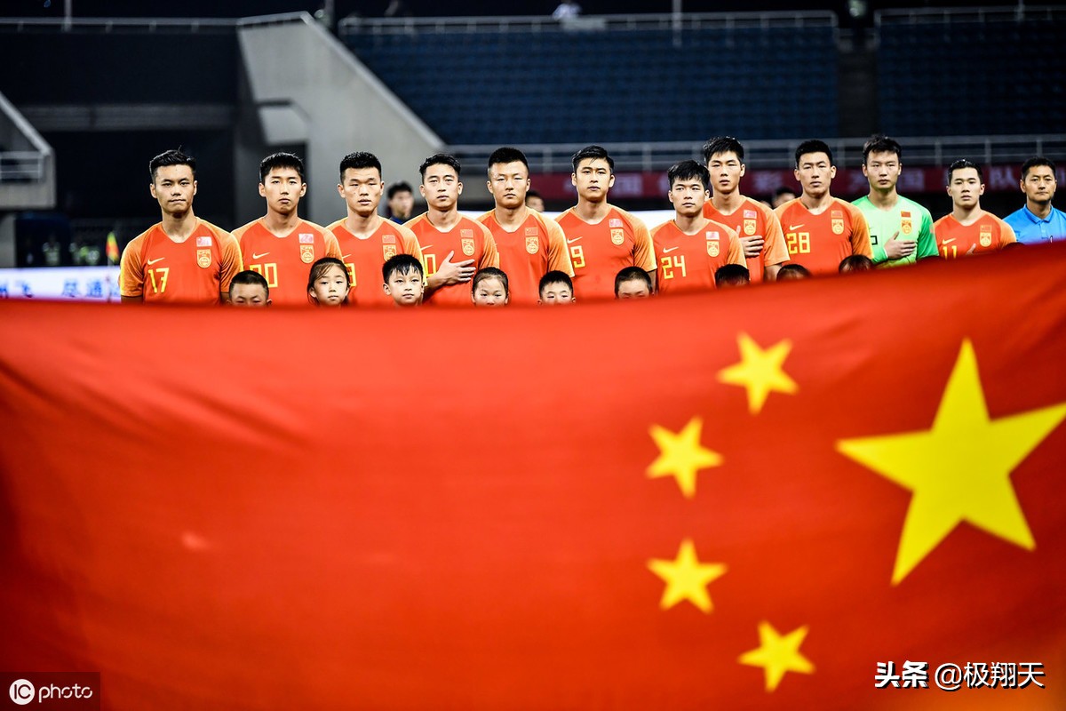 对*旗国**负责！92分钟队长这一幕让人赞叹！U22国足1个月发生了什么？