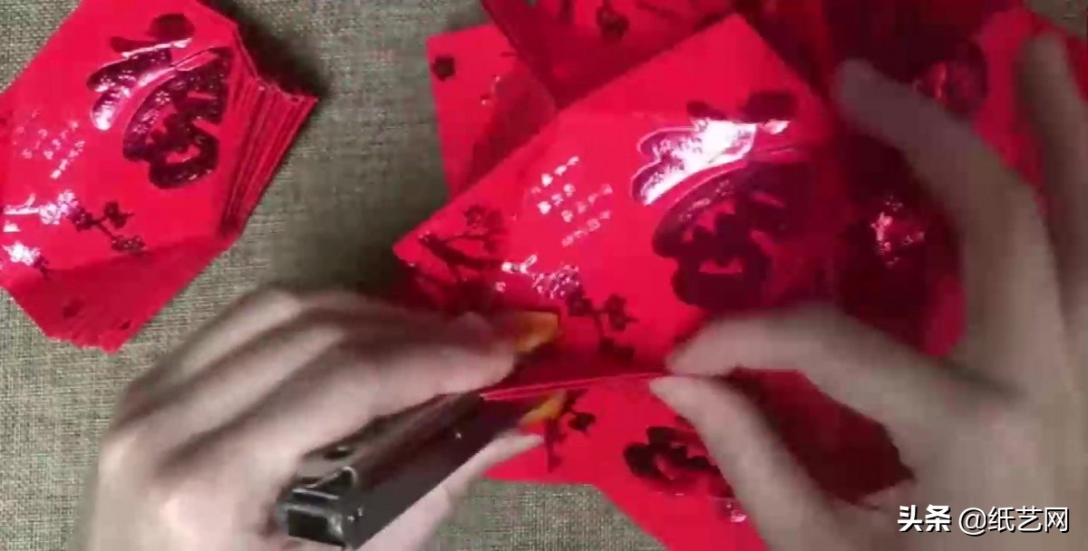 用红包制作春节灯笼简单又好看,怎么用红包做一个新年灯笼