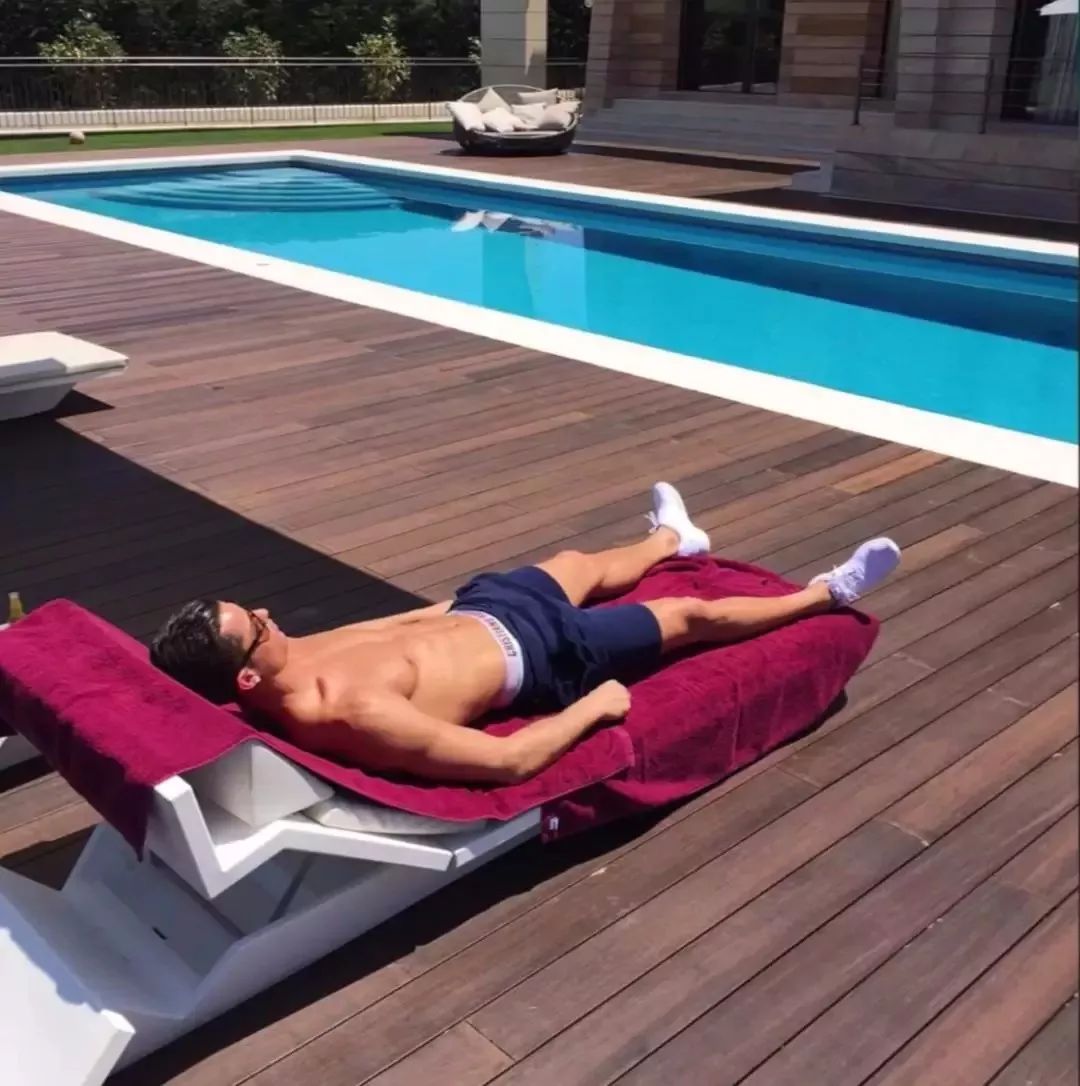 c罗房子贝克汉姆房子,贝克汉姆梅西一家