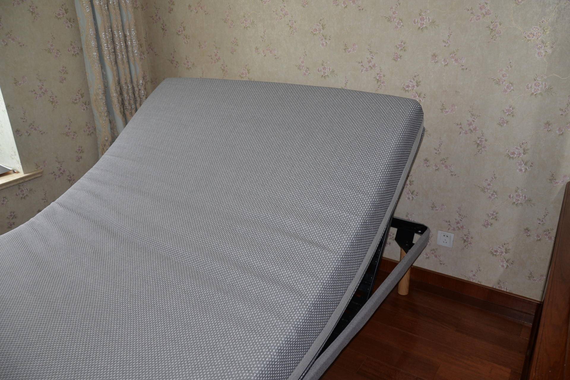 解锁萌娃新姿势,8h电动智能床评测