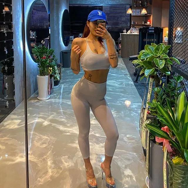 有纹身，爱穿刺，爱健身，这样的小姐姐你喜欢吗？