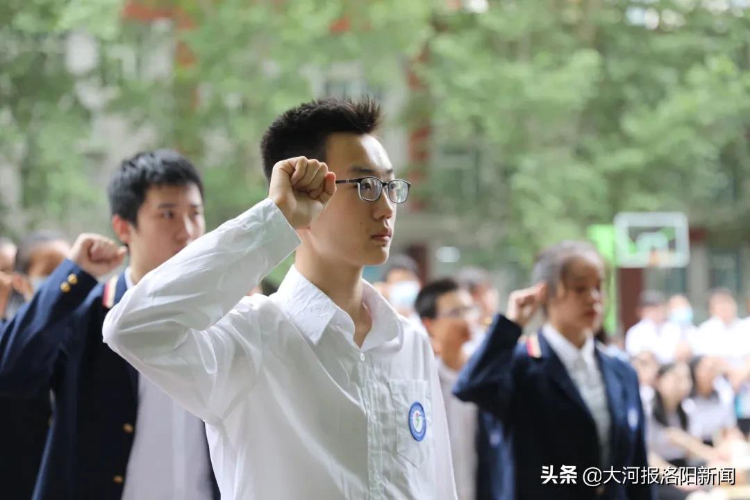 骊歌轻唱道珍重，扬帆追梦正当时——洛阳市东升第二中学举行2020届毕业典礼