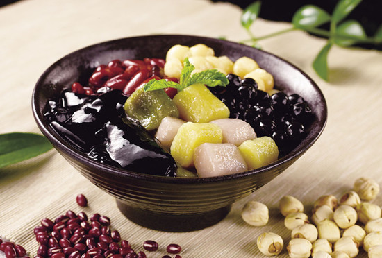 夏季常吃龟苓膏的四大功效与作用,龟苓膏夏日必备