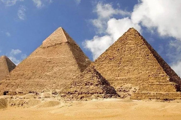 埃及金字塔对应的三颗星,埃及金字塔发现现代文明