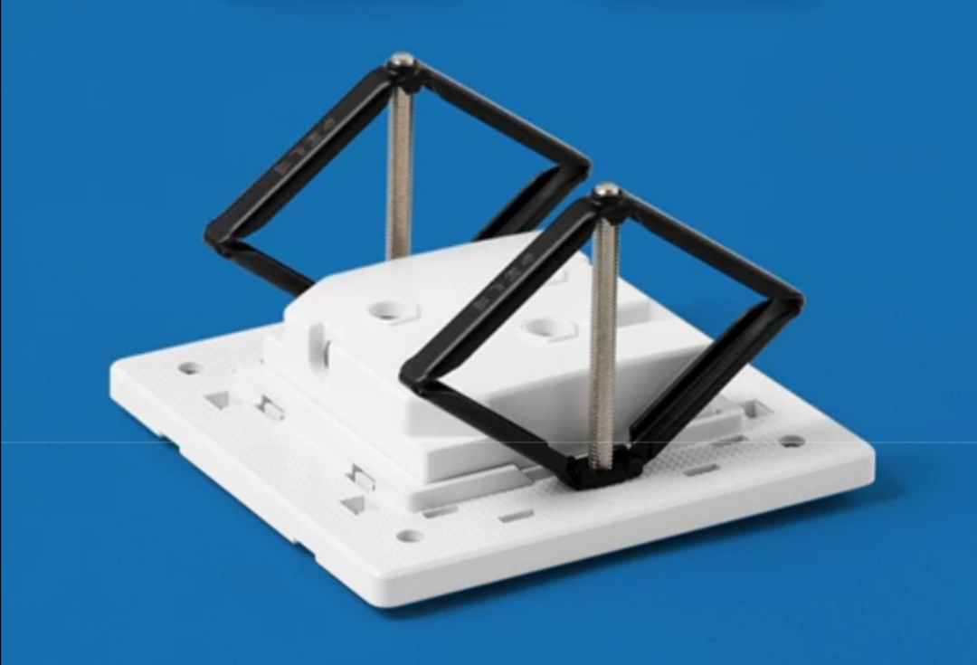 墙壁上插座的固定螺丝坏了怎么修,插座暗盒螺丝滑丝了怎么办