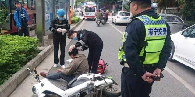 开车撞人后先垫付医药费了怎么办,开车撞人先垫医药费吗