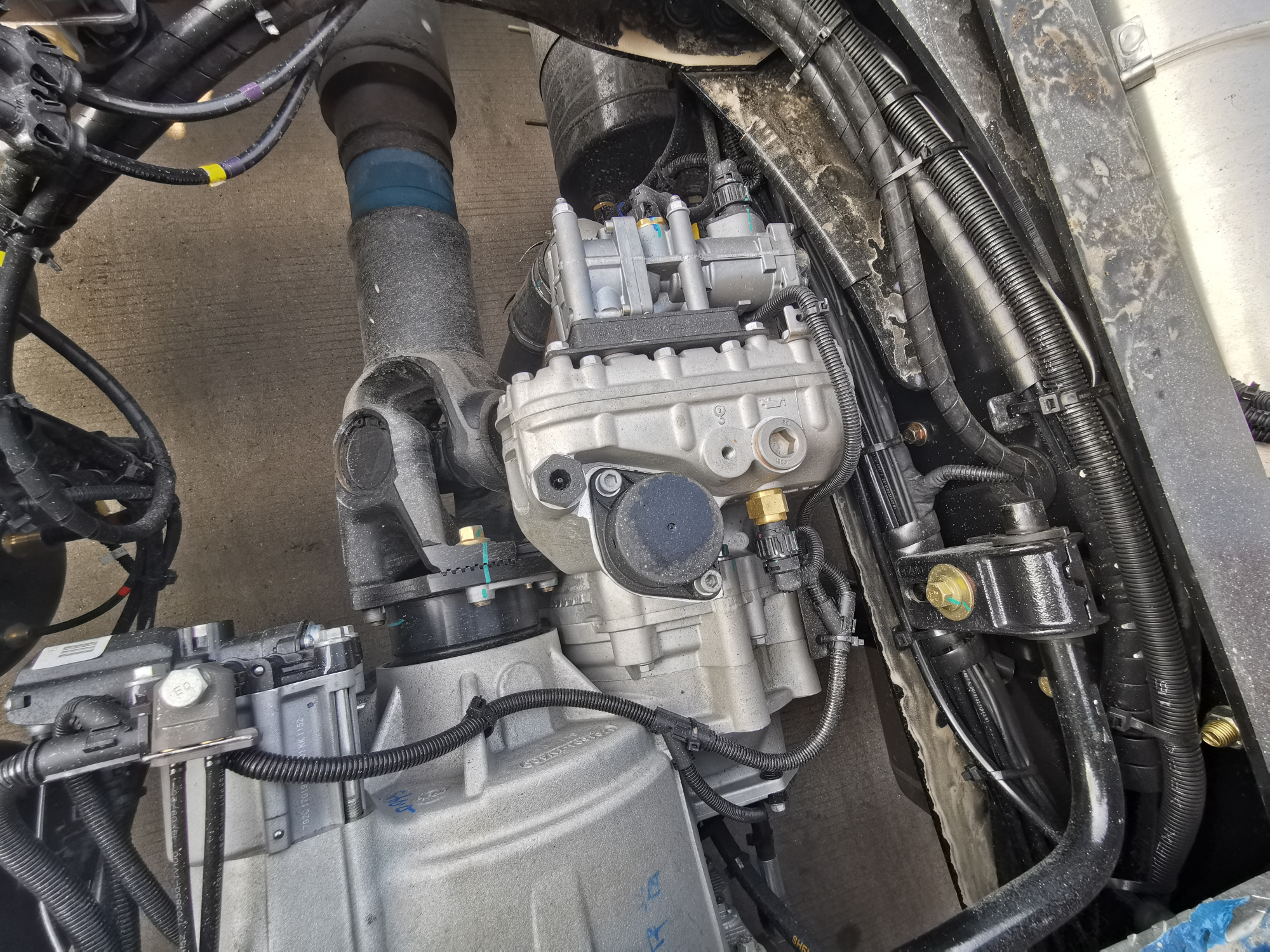 20年东风天龙新启航520重型牵引车,卡车大黄蜂