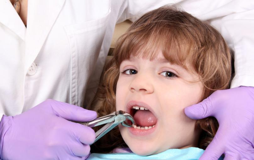 六岁男孩口臭严重,6岁男童口臭