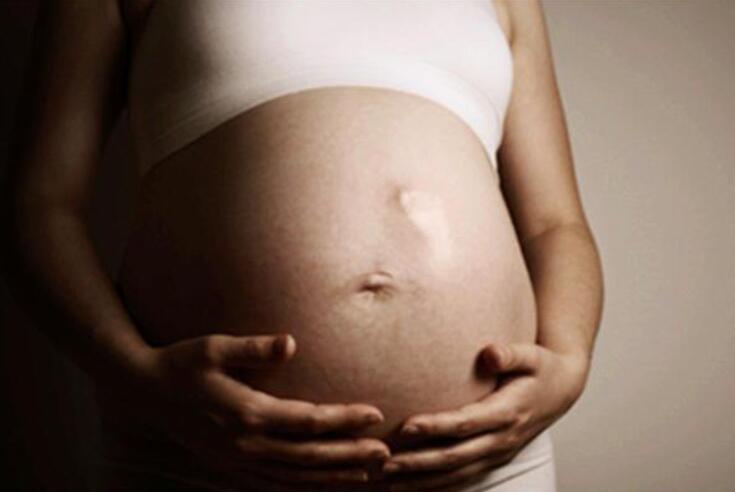 为什么到了孕晚期胎儿晚上动得多,孕晚期胎动影响睡觉