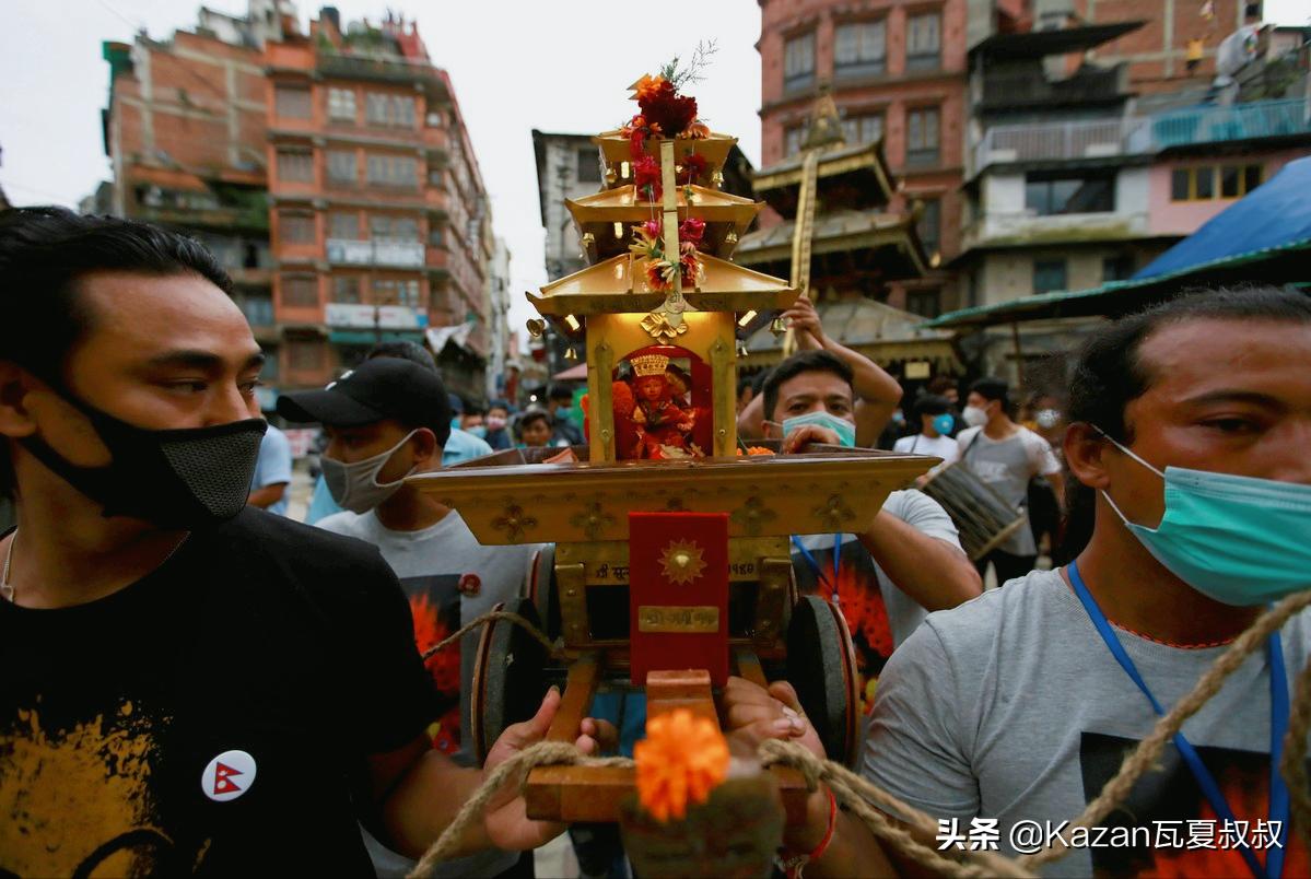 尼泊尔“卖肾村”，穷人们以500美元“高价”和*市黑**做交易换钱