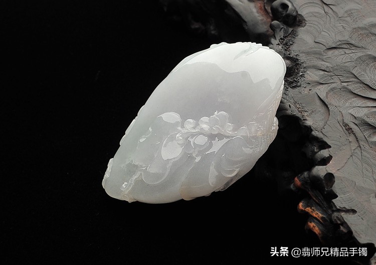 翡翠挂坠裂纹怎么办,如何辨别翡翠挂坠真假最简单方法