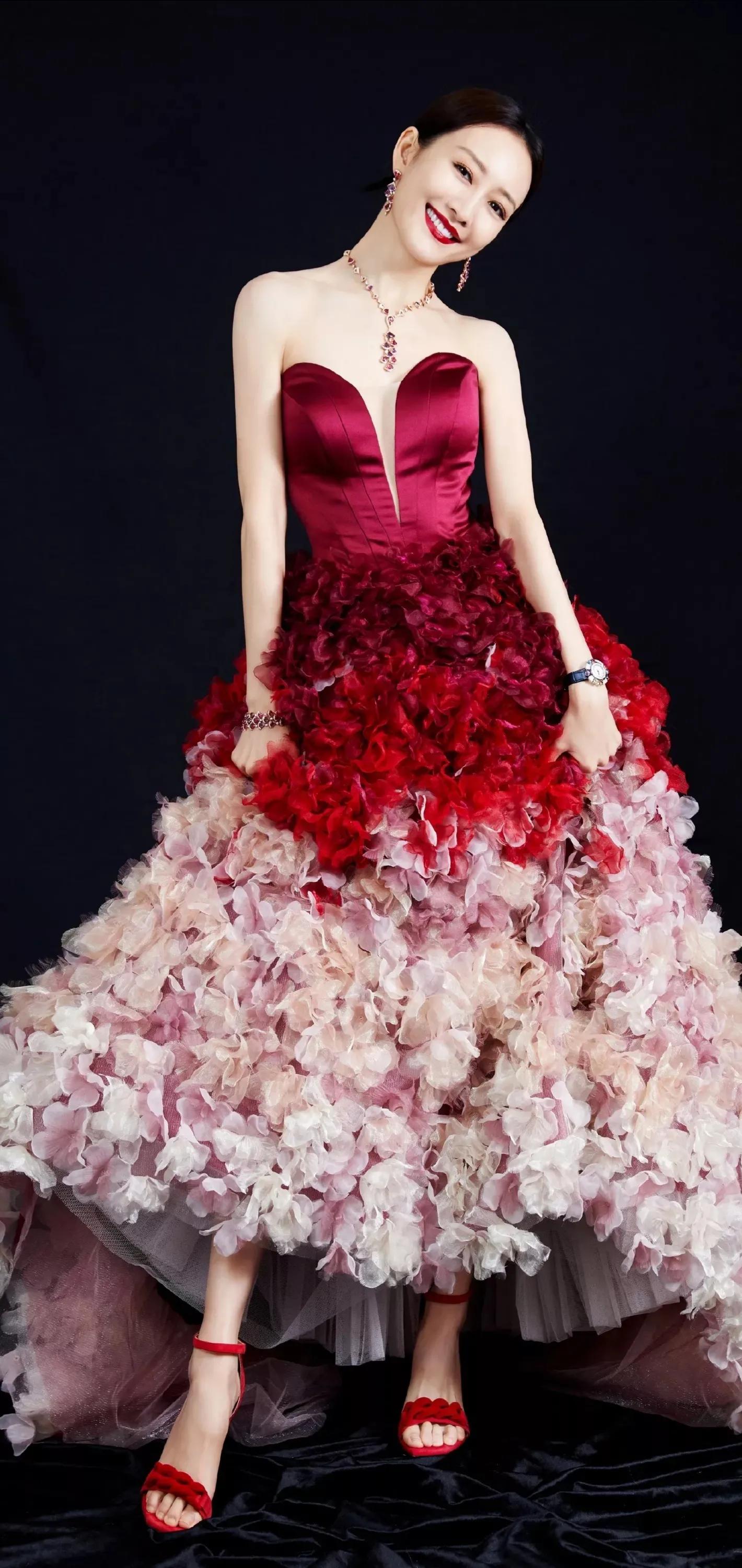 明星穿搭图片素材,明星新款服装图片大全