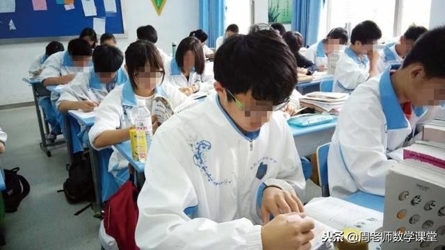 数学题抛物线三角形面积最大值,抛物线动点求三角形面积过程讲解