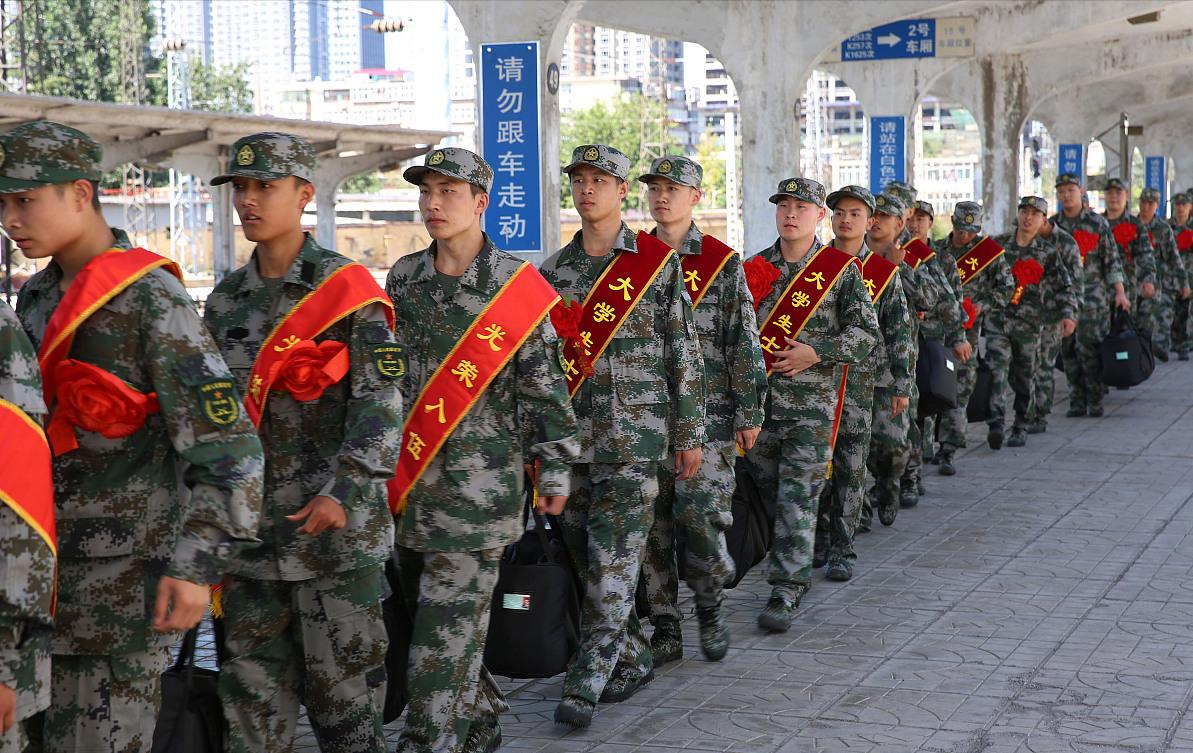 女大学生当兵的条件和要求2021年,2023年大学生当兵的优势