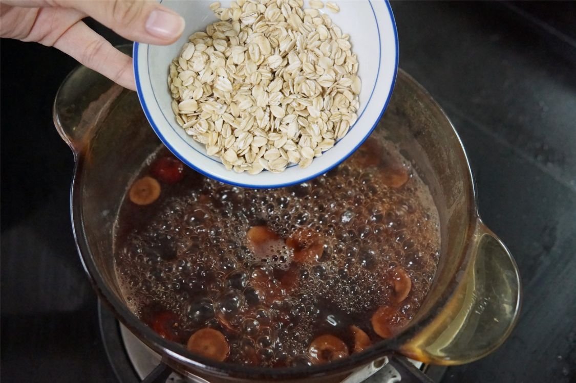 秋季三款补脾暖胃养生杂粮粥,秋天要多吃这三黑粥