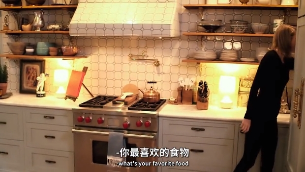 泰勒背小猫,泰勒霉霉经典之作