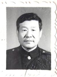 他是解放青岛的老英雄：本可以在后勤打算盘，他却坚持要上阵杀敌