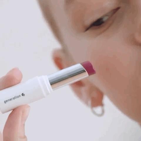 全网爆火彩妆,supreme粉底液