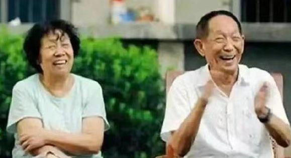 袁隆平爷爷最感人的评论,老一辈人对袁隆平的感情