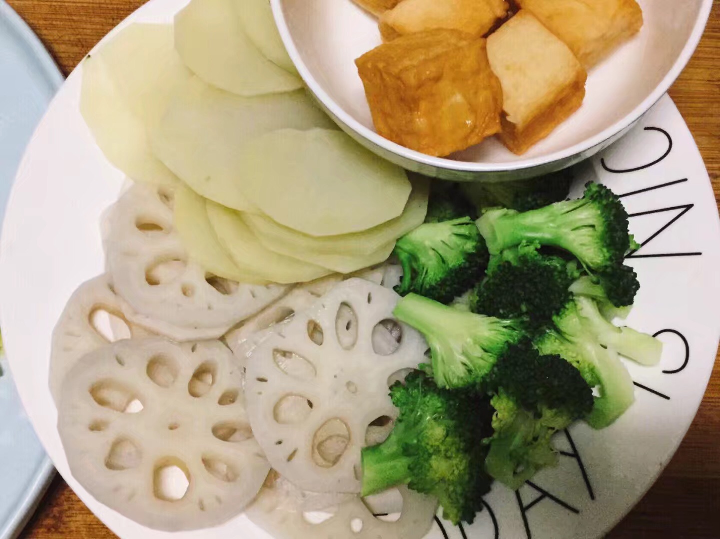 自己在家做麻辣香锅需要什么,自己在家做麻辣香锅都需要什么菜