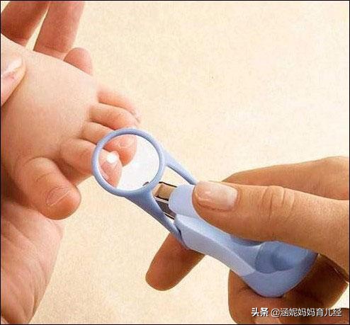 孩子脚趾红肿怎么回事不是甲沟炎,儿童脚趾甲甲沟炎红肿疼怎么处理